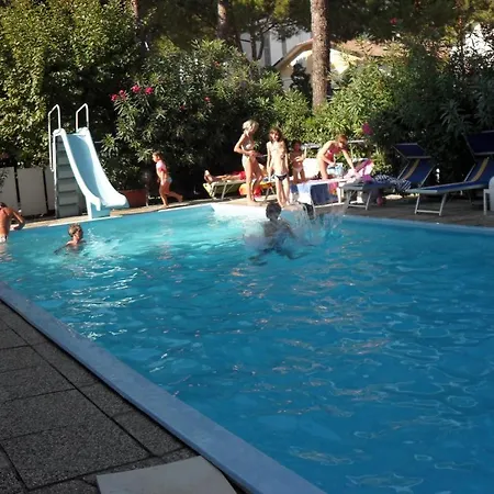 Zani Hotel 3*